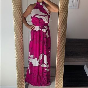 Long sleeveless dress